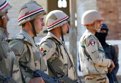 قائد الجيش الثالث في مصر: نكافح الإرهاب بالسلاح والتنمية