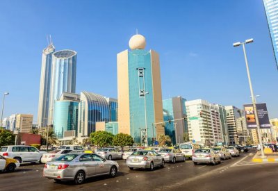 مدينة عربية شهيرة تسعى لخفض تكلفة المعيشة للوافدين