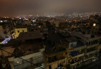 نيويورك تايمز: شموخ لبنان ينهار والناس تقايض الملابس بالطعام