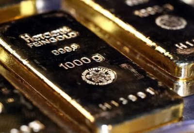 الذهب فوق 1800 دولار وسط مخاوف كورونا والتوتر الصيني الأميركي 