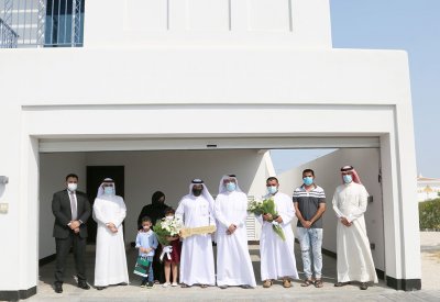 "التمويل الكويتي" يسلم أول مجموعة من الفلل الممولة في مشروع ديرة العيون ضمن "مزايا"