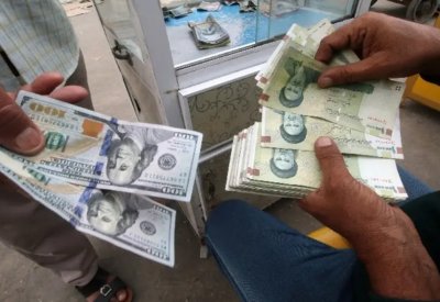 العملة الإيرانية تواصل الإنهيار.. والدولار يتجاوز 24 ألف تومان