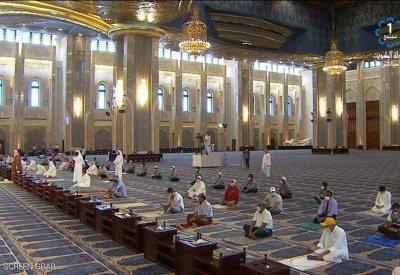  استئناف صلاة الجمعة بالكويت بعد أشهر من إغلاق المساجد 