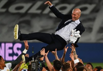 زيدان يثير الشكوك حول مستقبله مع ريال مدريد