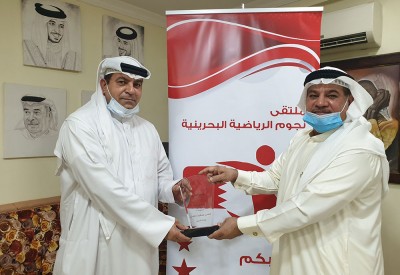 تكريم أفضل ثلاث مشاركين في برنامج " النقاش "