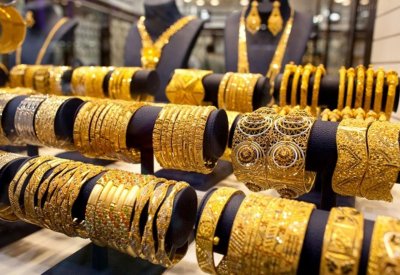 أسعار الذهب تغازل مستوى 1900 دولار للأونصة