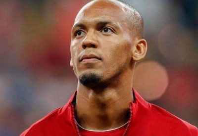 خلال احتفاله بالفوز بـ"البريميرليغ".. سرقة منزل لاعب ليفربول