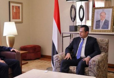 رئيس حكومة اليمن يطالب بالحزم مع مراوغات الحوثي حول "صافر"