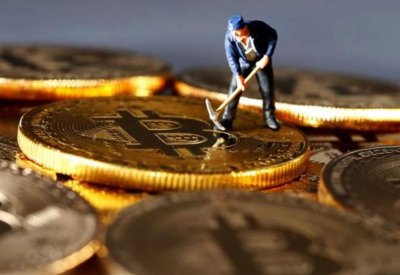 عملة Bitcoin تخترق مستويات الـ 10 آلاف دولار للمرة الأولى منذ يونيو