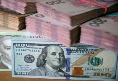 الدولار يهوي وسط توقعات بتساهل أكبر للمركزي الأميركي إزاء التضخم