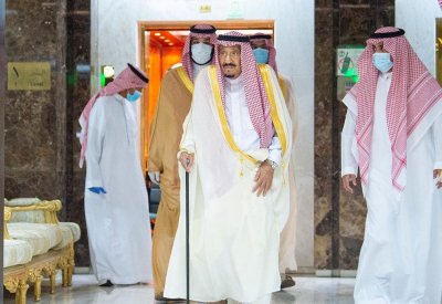 الملك سلمان يغادر المستشفى بعد إجراء عملية جراحية ناجحة