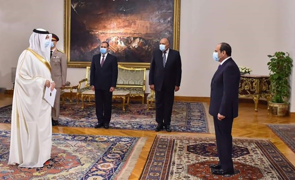 الرئيس السيسي يتسلم أوراق اعتماد سفير البحرين لدى مصر