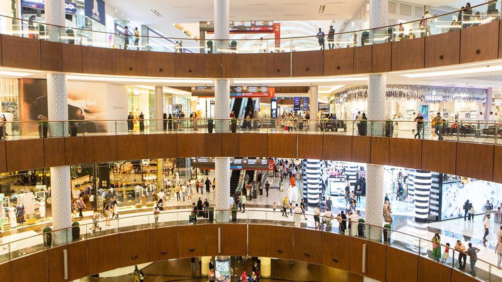 السماح بفتح غرف تبديل الملابس في الامارات!