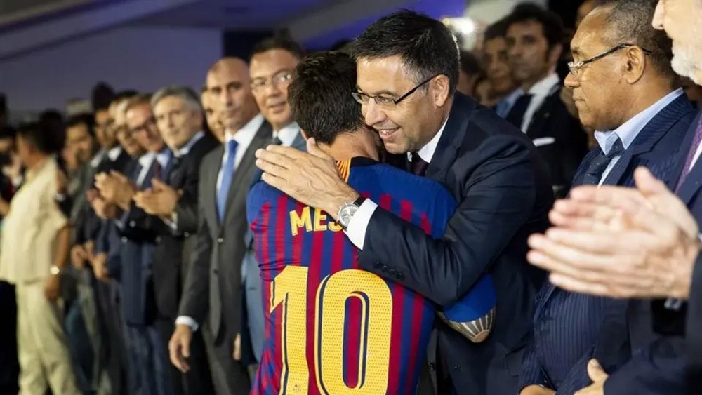 بارتوميو: ميسي لن يرحل.. وسيعتزل في برشلونة
