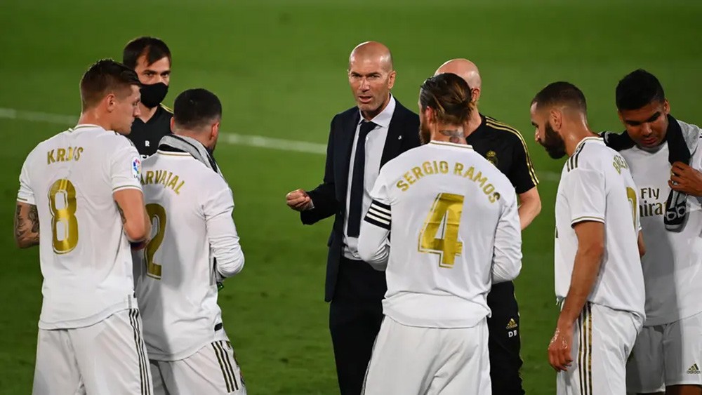 زيدان يطالب لاعبي ريال مدريد بالحفاظ على "التركيز"