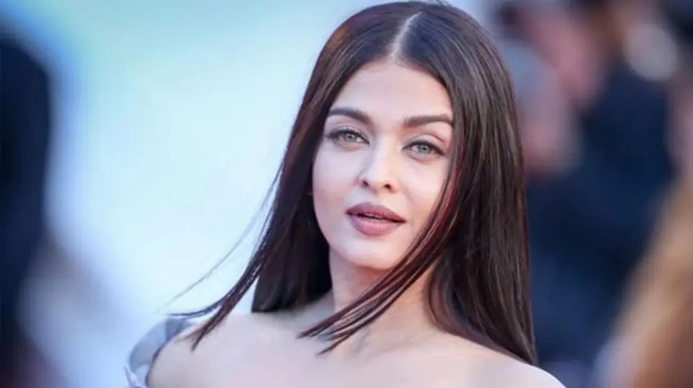 إصابة نجمة بوليوود آيشواريا راي بكورونا.. بعد زوجها ووالده