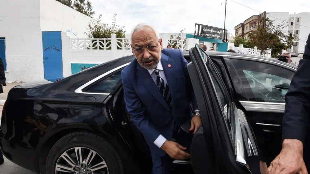 الغنوشي في عين العاصفة.. عريضة ثانية لسحب الثقة