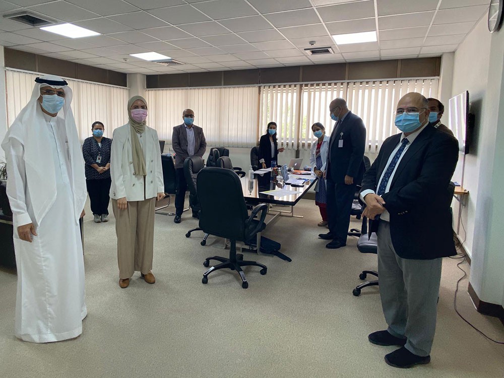 رئيس جامعة الخليج العربي يتابع سير الامتحانات النهائية لطلبة السنة السادسة بكلية الطب
