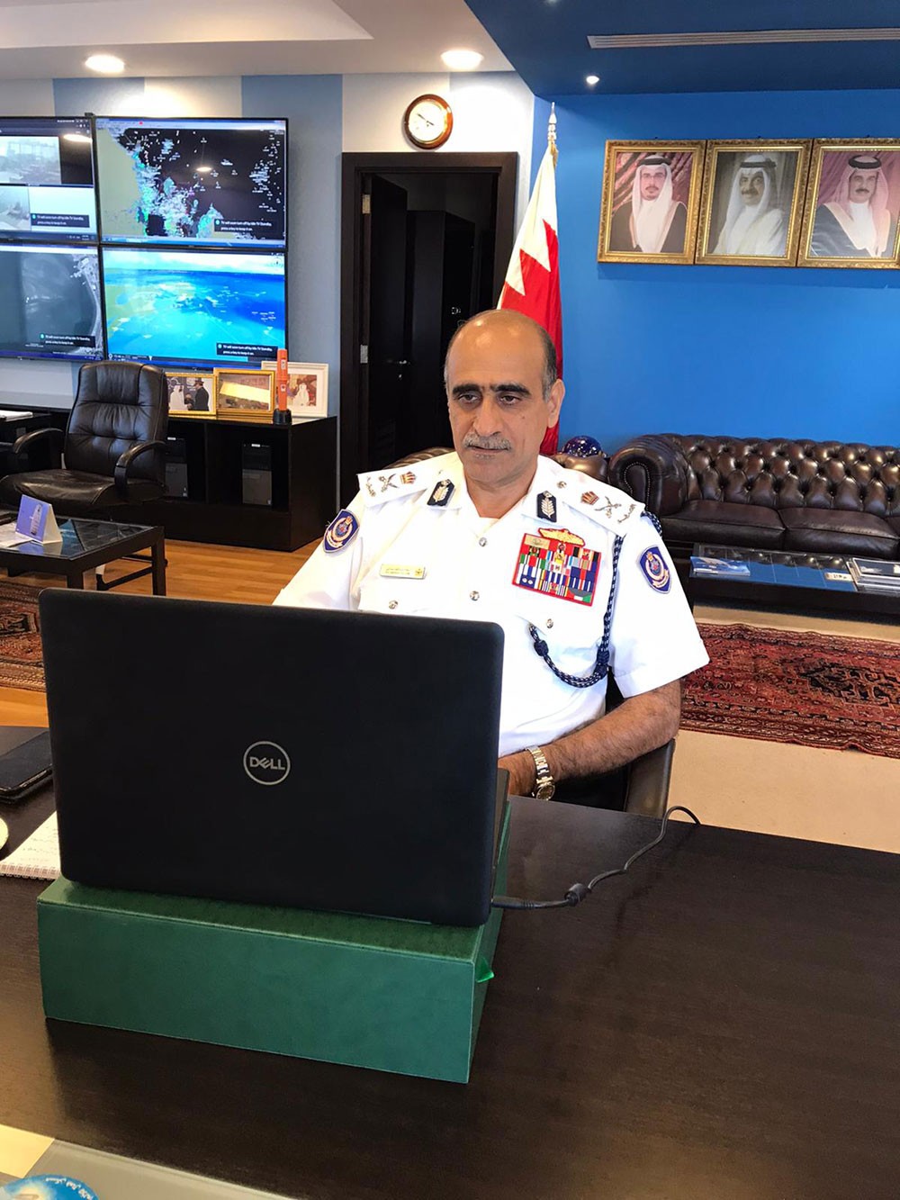 قائد خفر السواحل يشارك في مؤتمر الأمن البحري