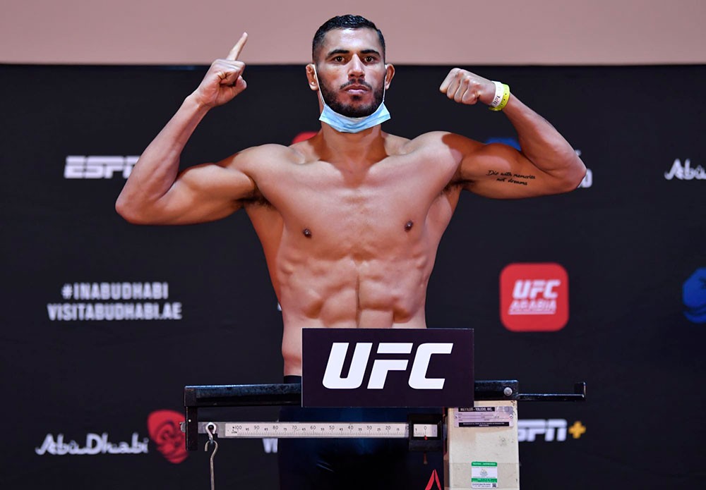 نظرة فنية لمحلل البلاد الدولي هادي محمد علي: أبوظبي تحتضن نزال أول عربي في يو أف سي