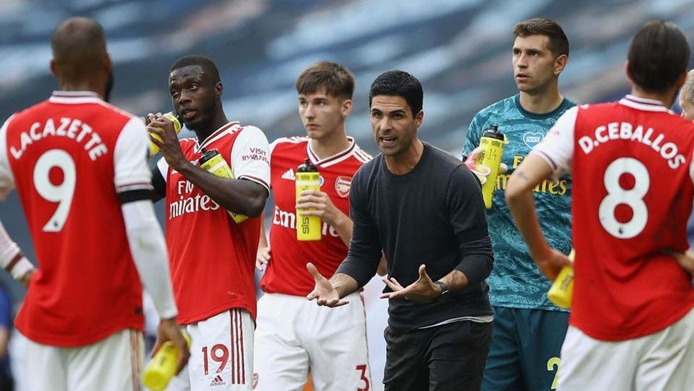 أرتيتا يطالب أرسنال بـ"التعلم" من ليفربول