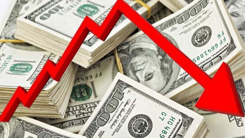 الدولار يتراجع.. ولقاح كورونا يصعد بالعملات عالية المخاطر
