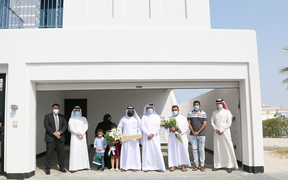 "التمويل الكويتي" يسلم أول مجموعة من الفلل الممولة في مشروع ديرة العيون ضمن "مزايا"