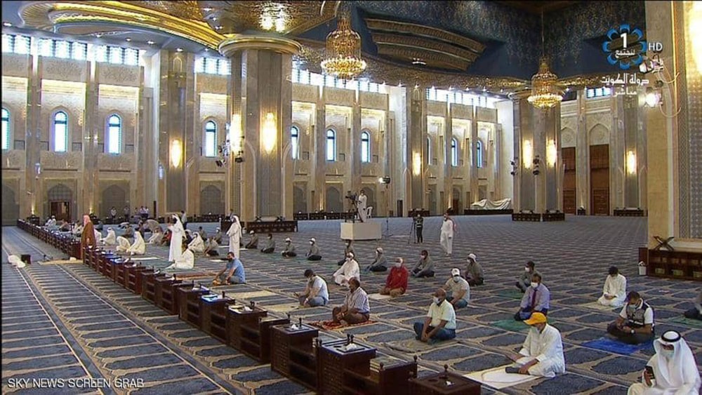  استئناف صلاة الجمعة بالكويت بعد أشهر من إغلاق المساجد 