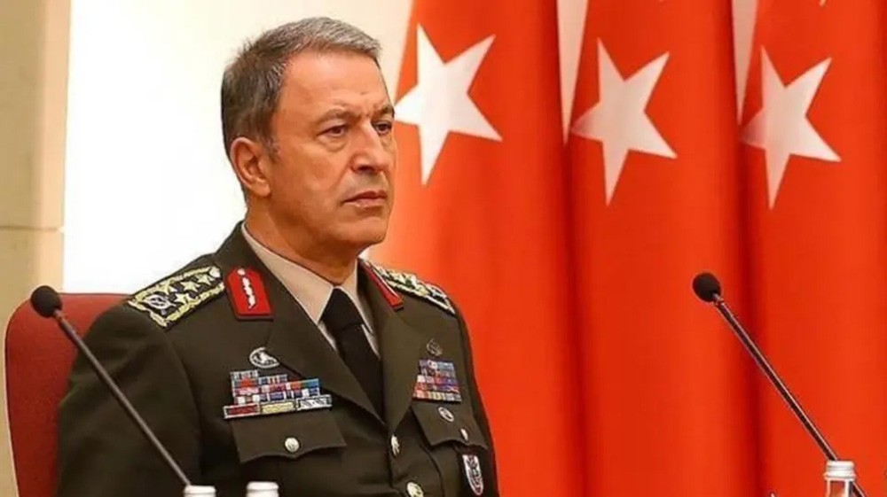 بعد أردوغان.. وزير الدفاع التركي في قطر