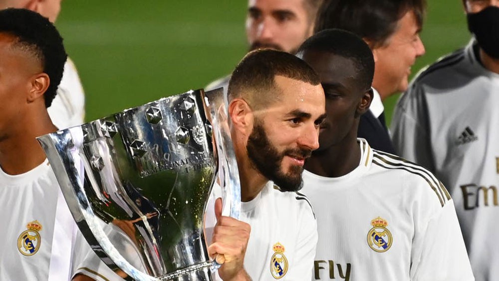 استفتاء: بنزيمة أفضل لاعب في الدوري الإسباني