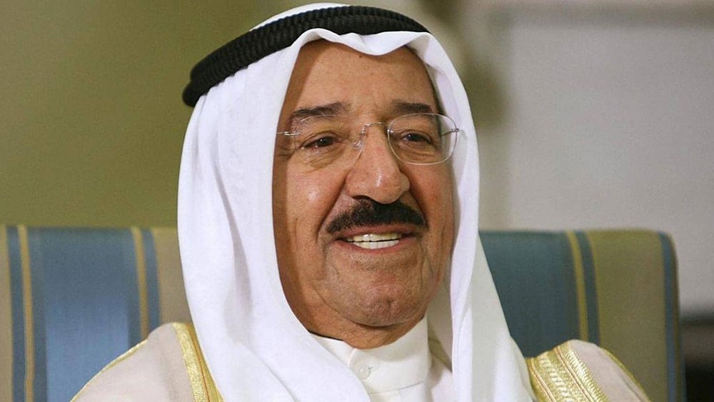 أمير الكويت يصل الولايات المتحدة لاستكمال العلاج
