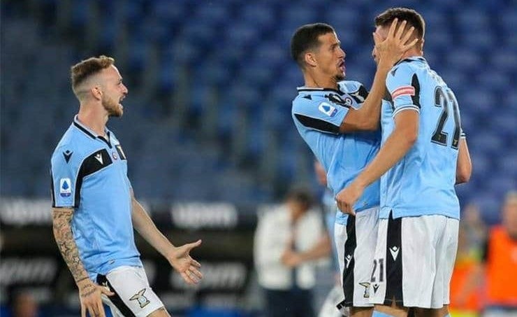 لاتسيو الإيطالي يضمن تأهله لدوري دوري أبطال أوروبا بفوزه على كالياري
