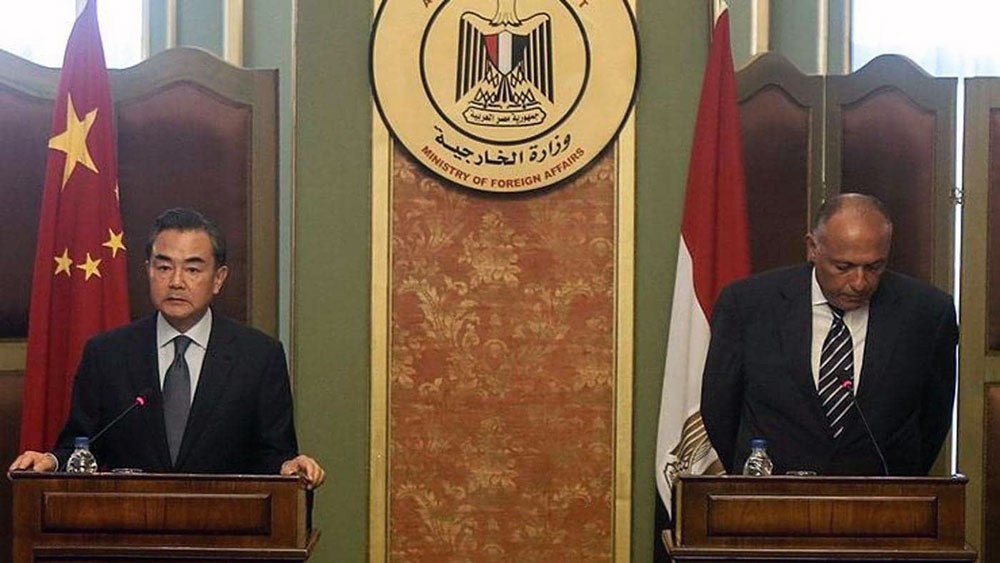 شكري يجري مباحثات حول "أزمة ليبيا" مع نظيره الصيني