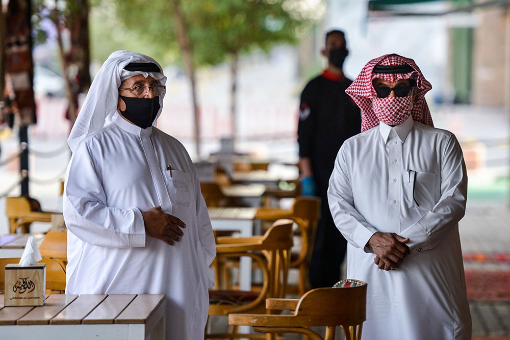 أكثر من 215 ألف متعافٍ في السعودية.. و2378 إصابة جديدة