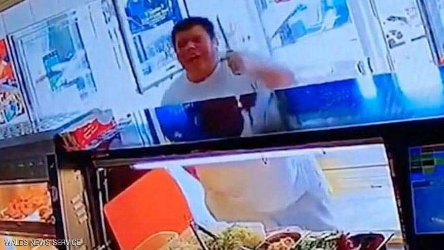  اقتحم مطعما بسكين من أجل "كيس بطاطا مقلية" 