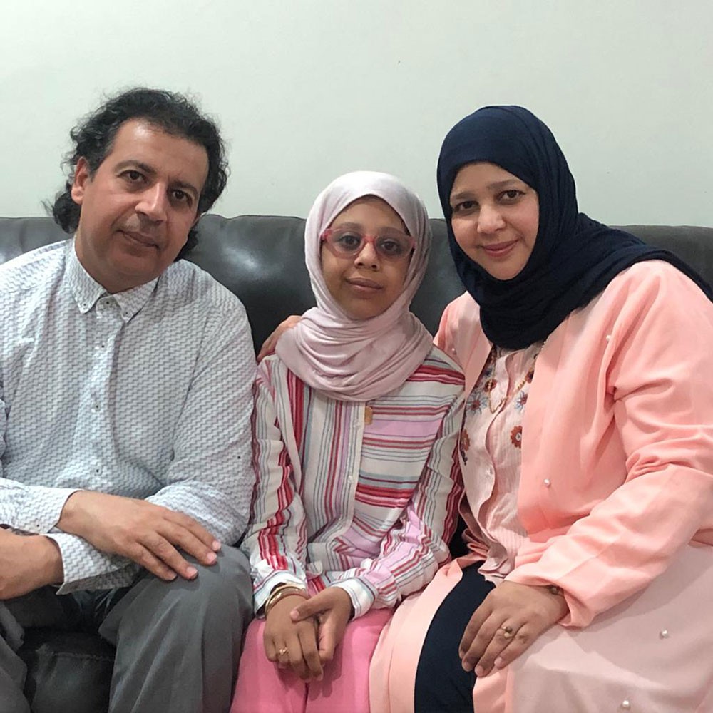 "دانة" تتحدى متلازمة "وليام" وتنهي الابتدائية بنجاح