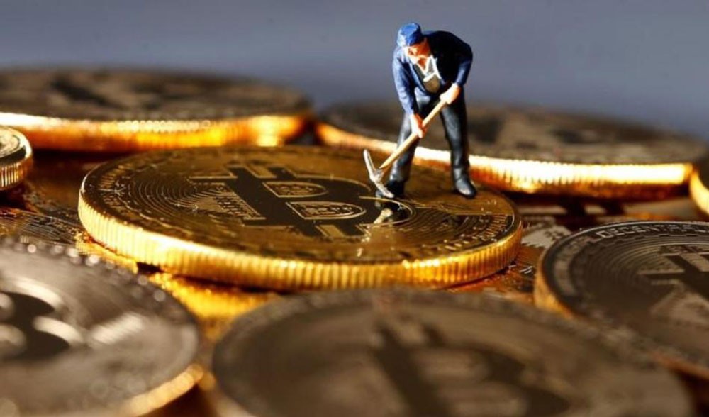 عملة Bitcoin تخترق مستويات الـ 10 آلاف دولار للمرة الأولى منذ يونيو