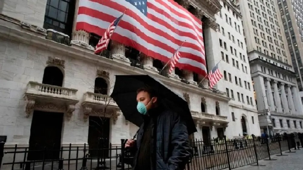 مستشار ترمب يتوقع نموا بنسبة 20% في الربعين الثالث والرابع