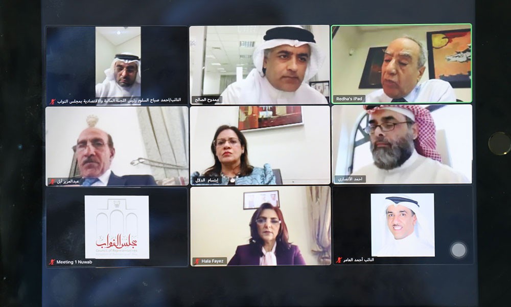 فريق عمل "الشورى والنواب" يناقش التغطية الصحية الشاملة في البحرين