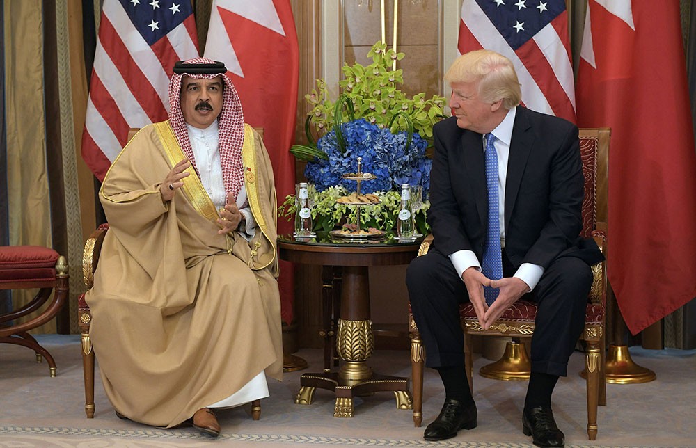 السفارة الأمريكية تطلق معرض صور حول الصداقة البحرينية الأمريكية