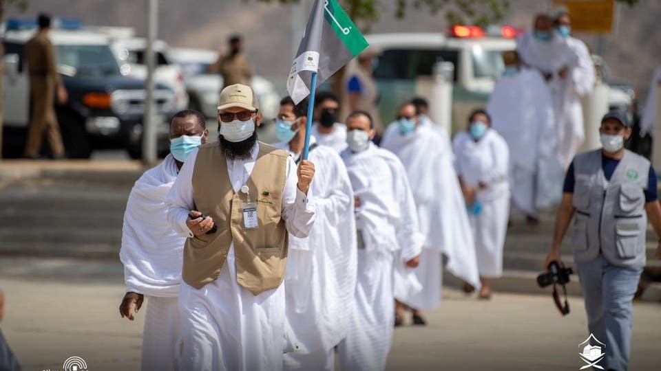 الحجاج على صعيد عرفات لتأدية الركن الأعظم