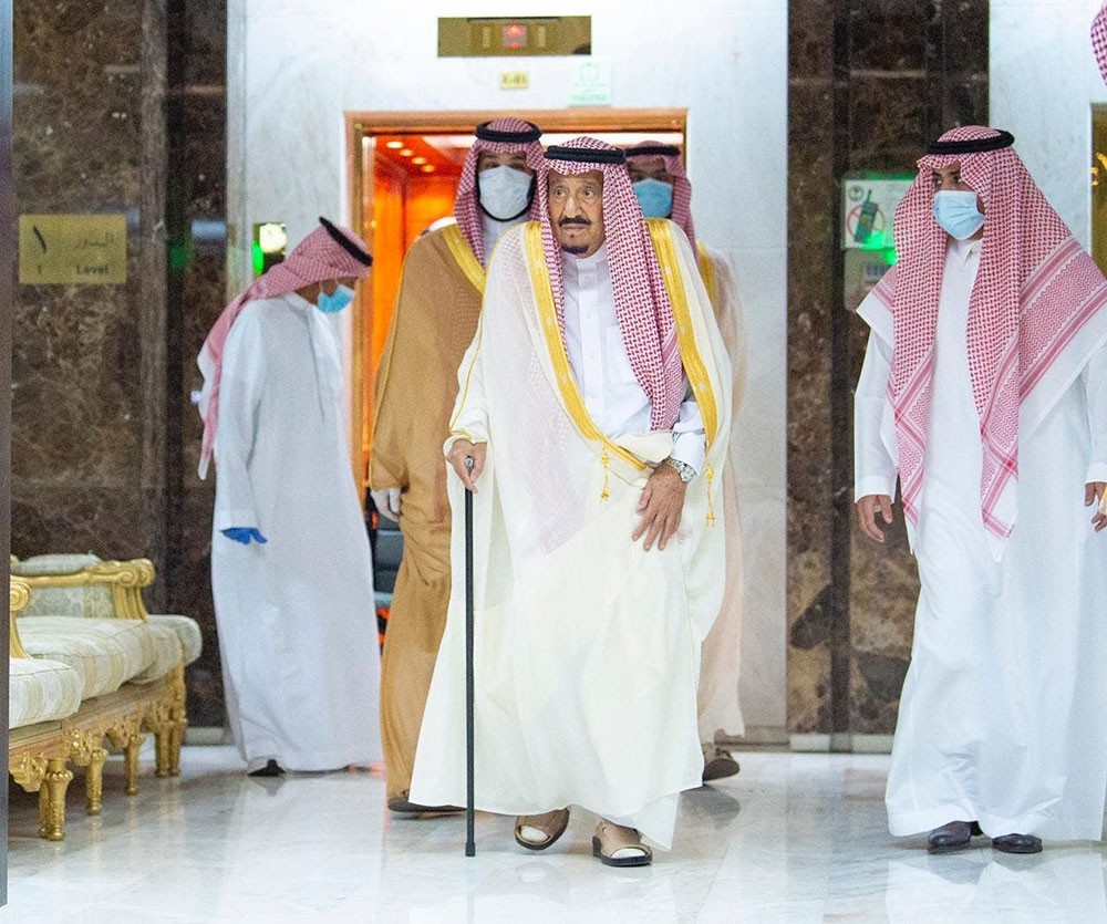الملك سلمان يغادر المستشفى بعد إجراء عملية جراحية ناجحة