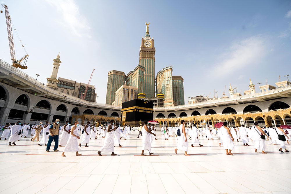 الملك سلمان: إجراءات الحج هذا العام هدفها حماية ضيوف الرحمن