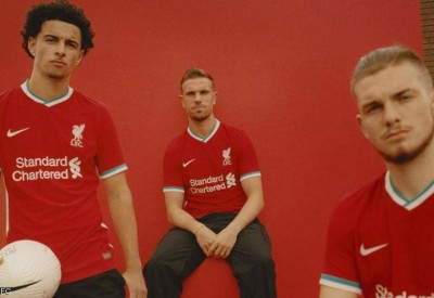 أخيرا.. ليفربول يكشف عن القميص الذي طال انتظاره