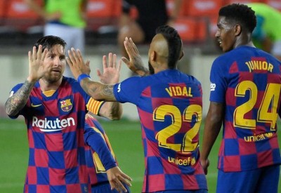 للمرة الثالثة.. برشلونة يكتسح الجميع بعيدا عن عالم الكرة