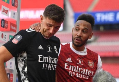  حارس مرمى أرسنال.. "دموع الكأس" سببها معاناة 10 أعوام
