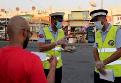 "الداخلية" تواصل جهودها للتأكيد على الالتزام بالإجراءات الاحترازية والوقائية ضد كورونا