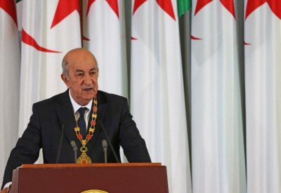 الرئيس الجزائري يأمر بالفتح التدريجي للمساجد والشواطئ