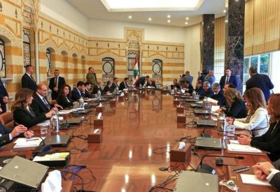 على خطى حتي.. معلومات عن "استقالات وشيكة" في حكومة لبنان