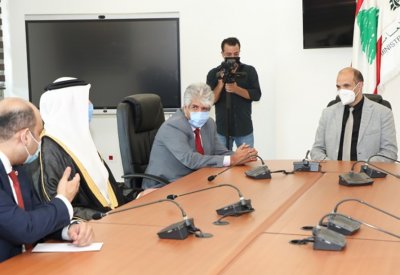 الملكية للأعمال الإنسانية تقوم بتسليم شحنة المساعدات الإغاثية البحرينية إلى لبنان
